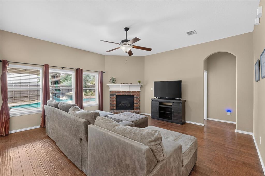2420 Bent Trail