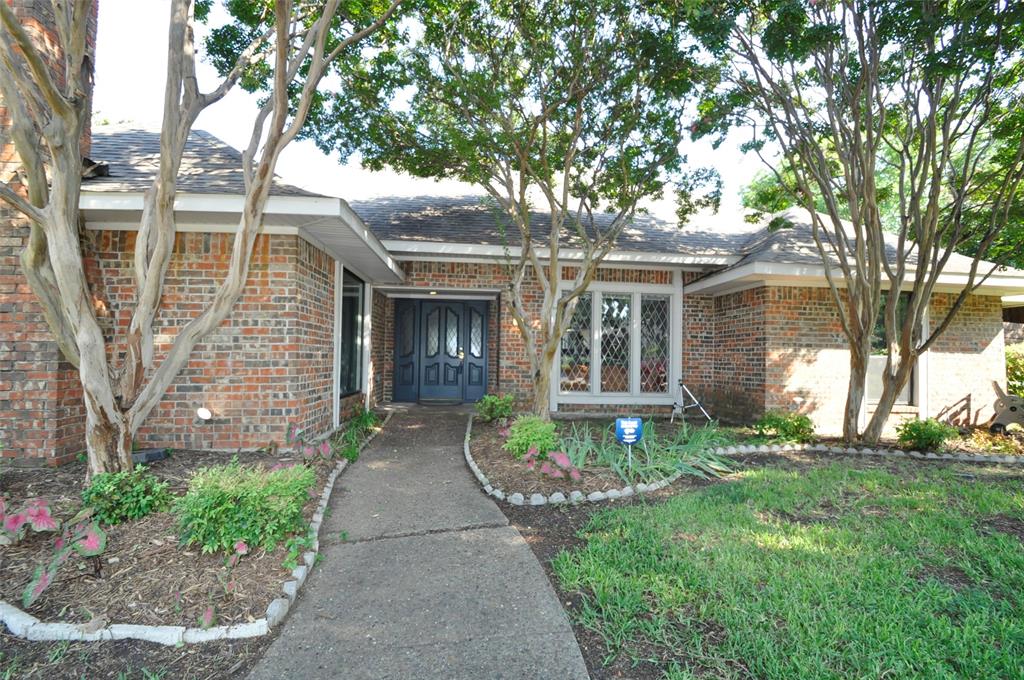 1700 Knob Hill Drive