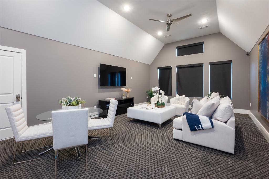 Francis Daniel - Residential