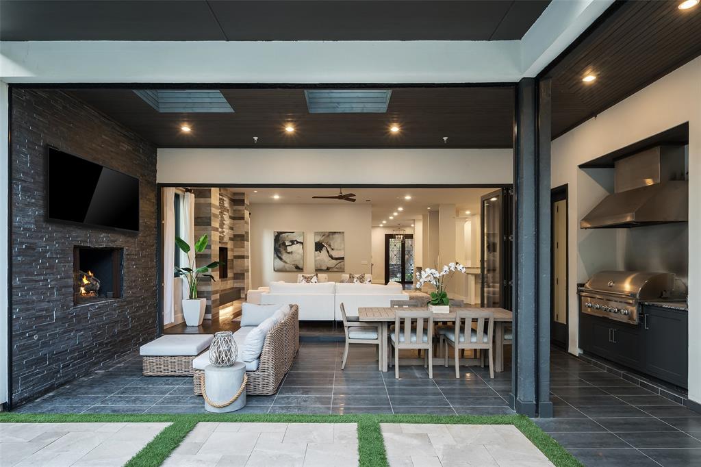 Francis Daniel - Residential