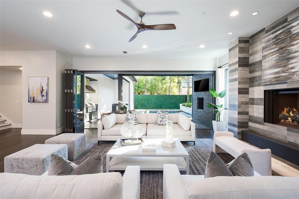 Francis Daniel - Residential