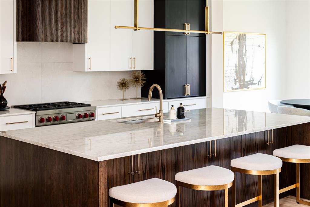 BOB O LINKS DOWNS - Residential