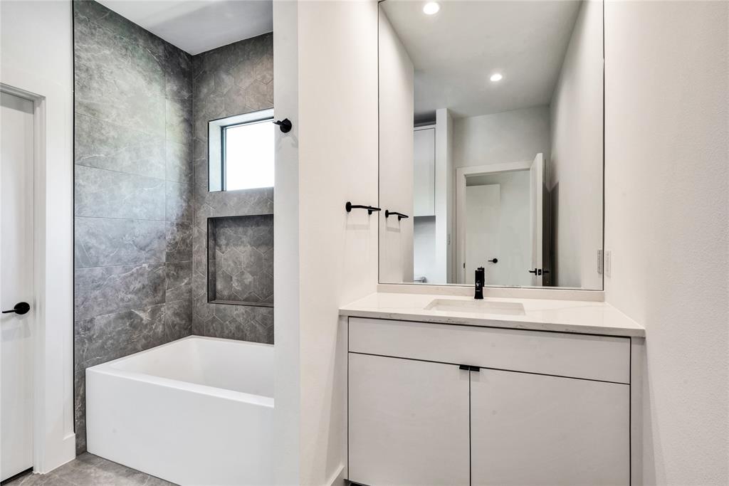 BOB O LINKS DOWNS - Residential