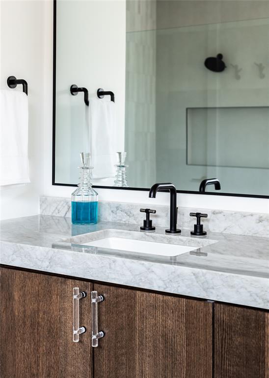 BOB O LINKS DOWNS - Residential