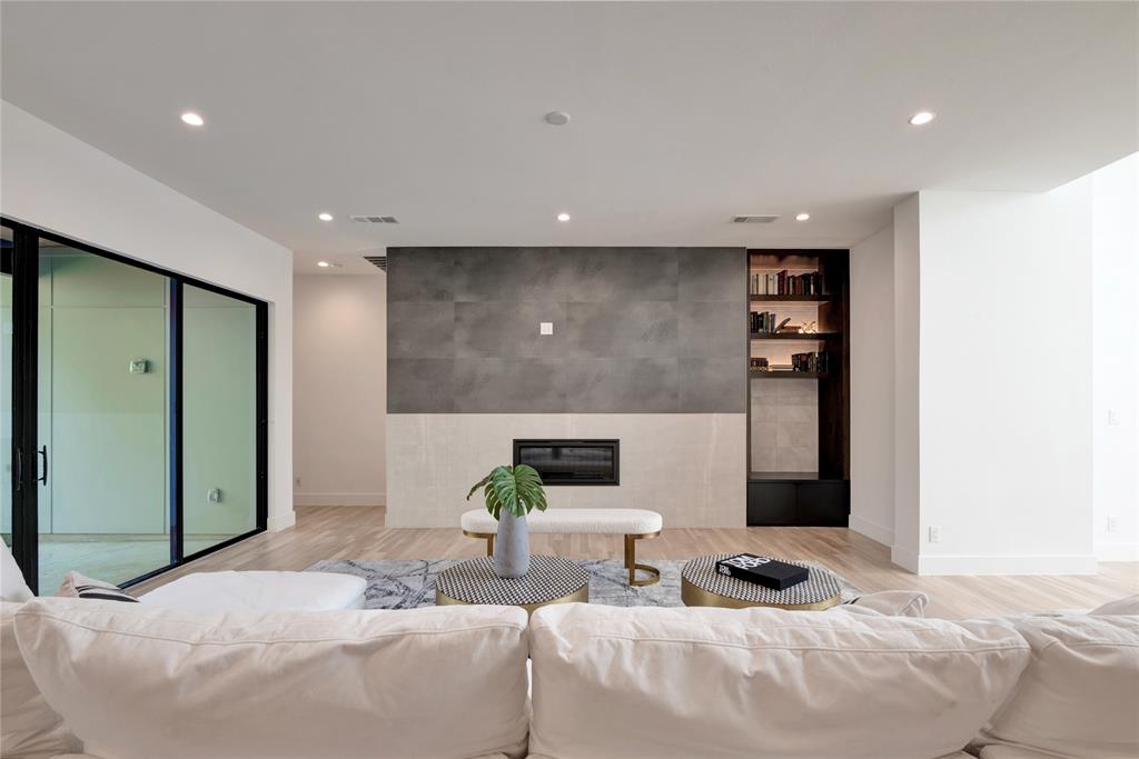 BOB O LINKS DOWNS - Residential