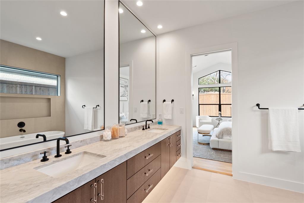 BOB O LINKS DOWNS - Residential