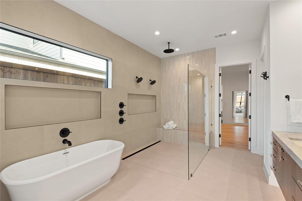 BOB O LINKS DOWNS - Residential