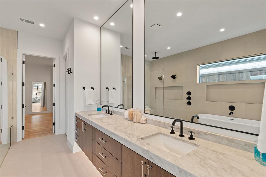 BOB O LINKS DOWNS - Residential