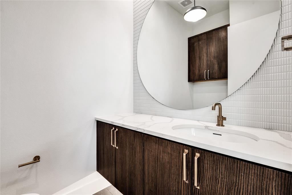 BOB O LINKS DOWNS - Residential