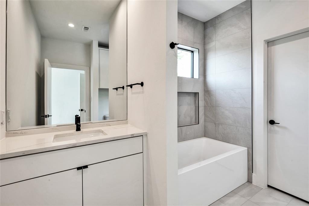 BOB O LINKS DOWNS - Residential