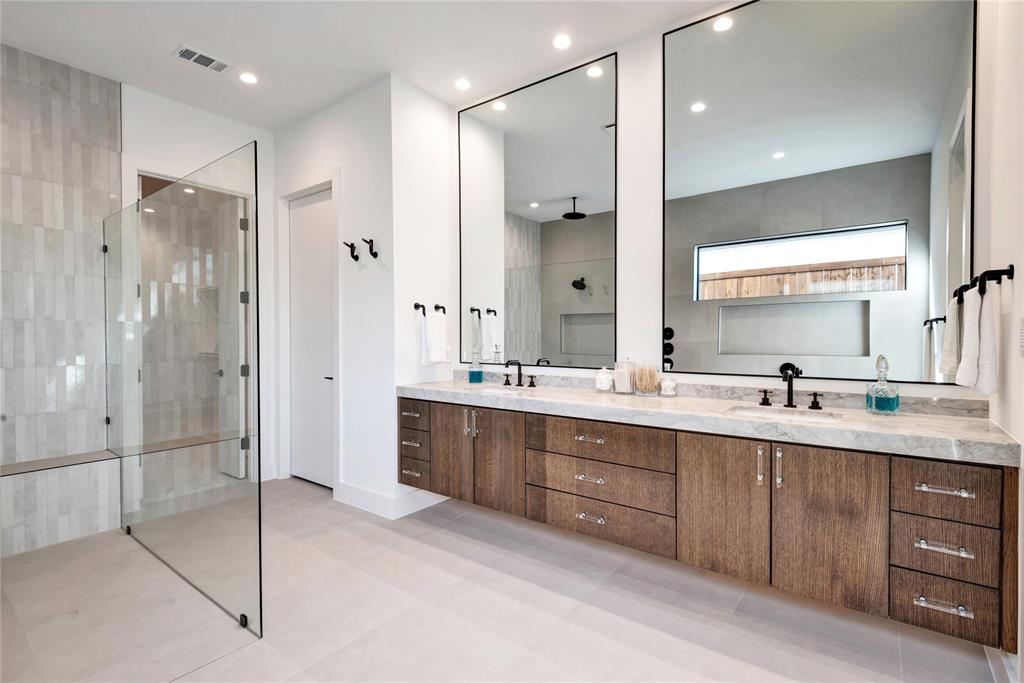 BOB O LINKS DOWNS - Residential