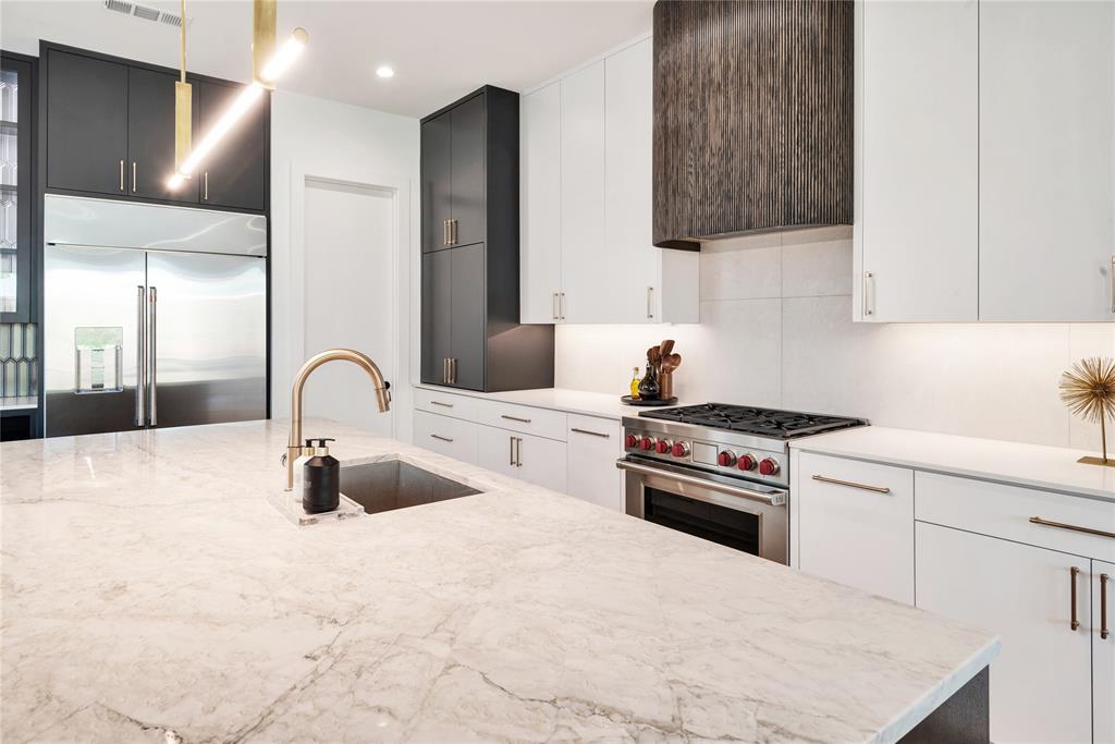 BOB O LINKS DOWNS - Residential