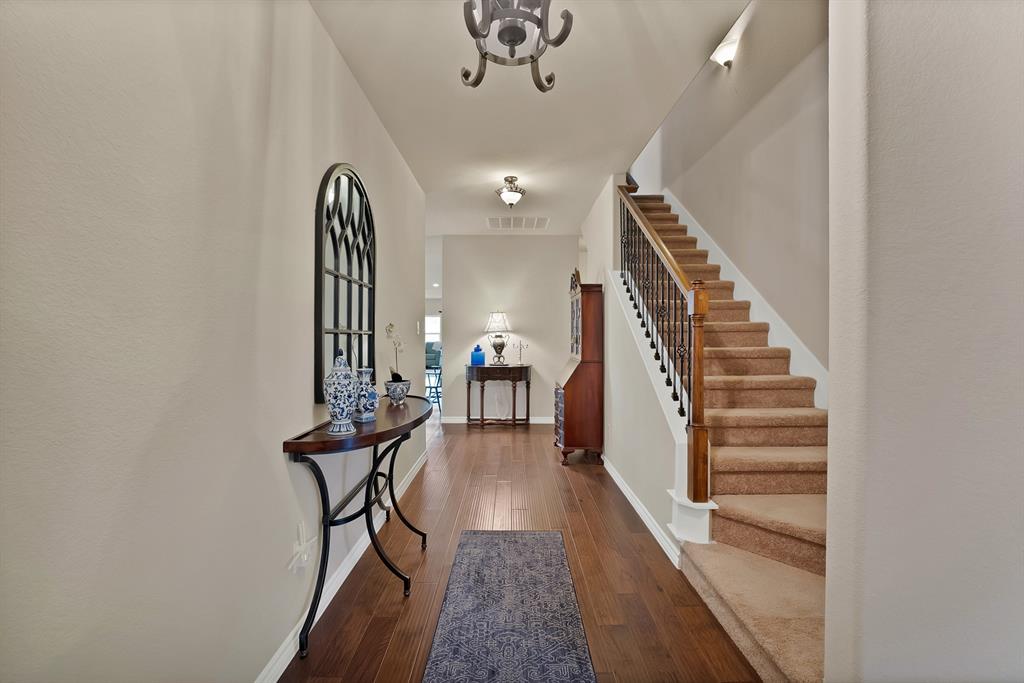 2202 Louis Trail