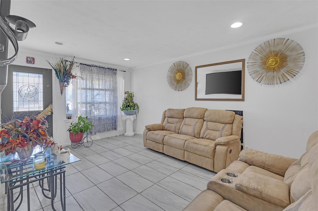 Rogway Terrace 02 - Residential