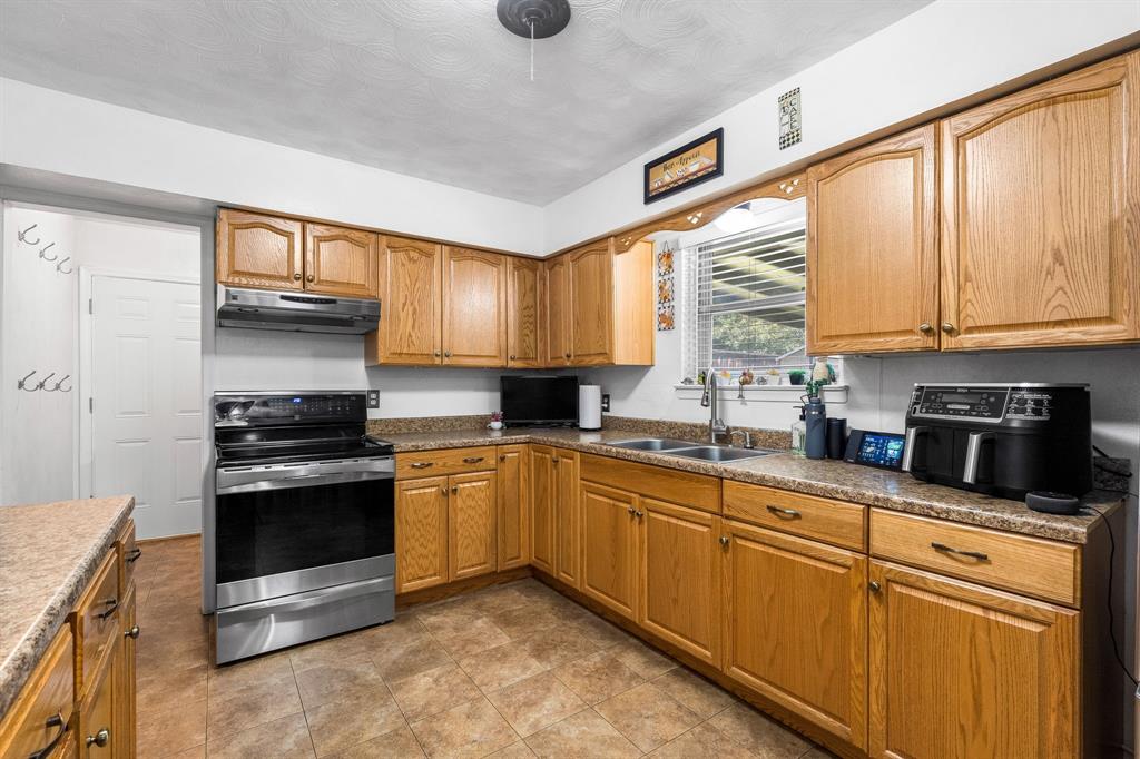 Valwood Park 16 - Residential