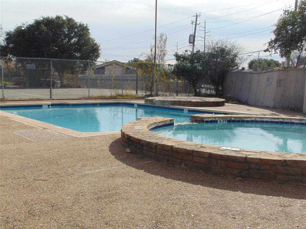 Richland Trace Condos - Residential