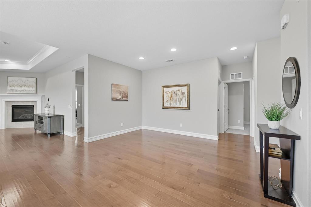 Little Elm, Texas 76227, United States, 3 Bedrooms Bedrooms, ,2 BathroomsBathrooms,Residential,Pending,208529