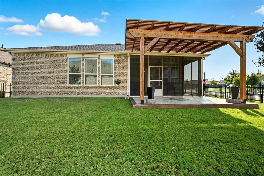 Little Elm, Texas 76227, United States, 3 Bedrooms Bedrooms, ,2 BathroomsBathrooms,Residential,Pending,208529