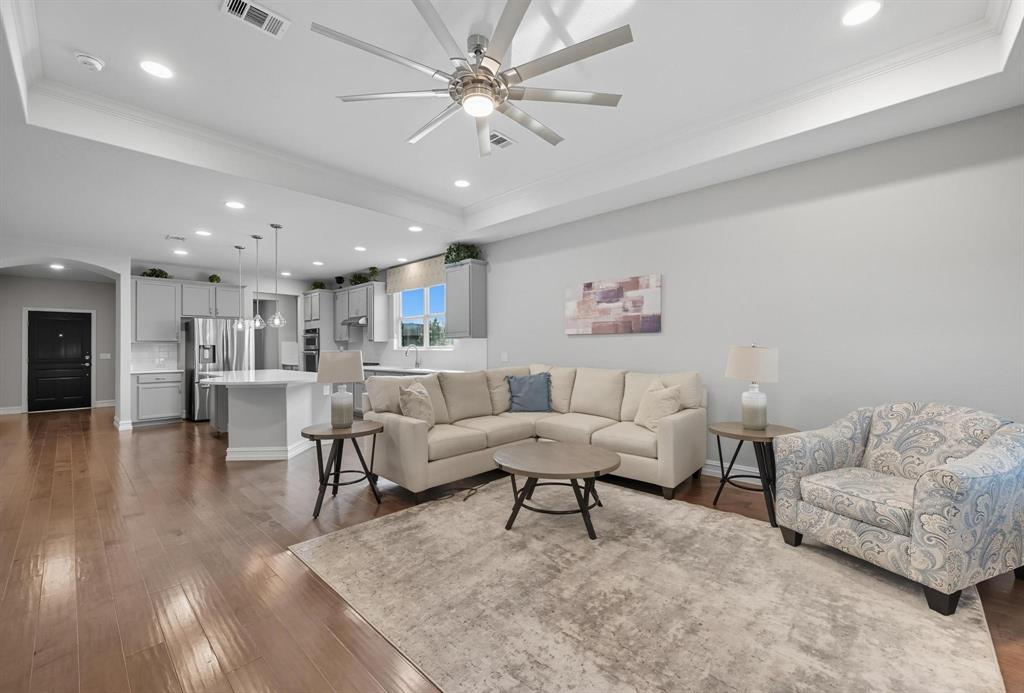 Little Elm, Texas 76227, United States, 3 Bedrooms Bedrooms, ,2 BathroomsBathrooms,Residential,Pending,208529