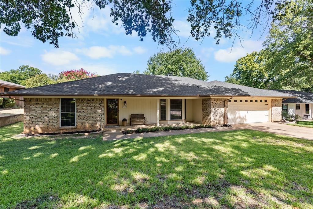 827 Yellowstone Drive