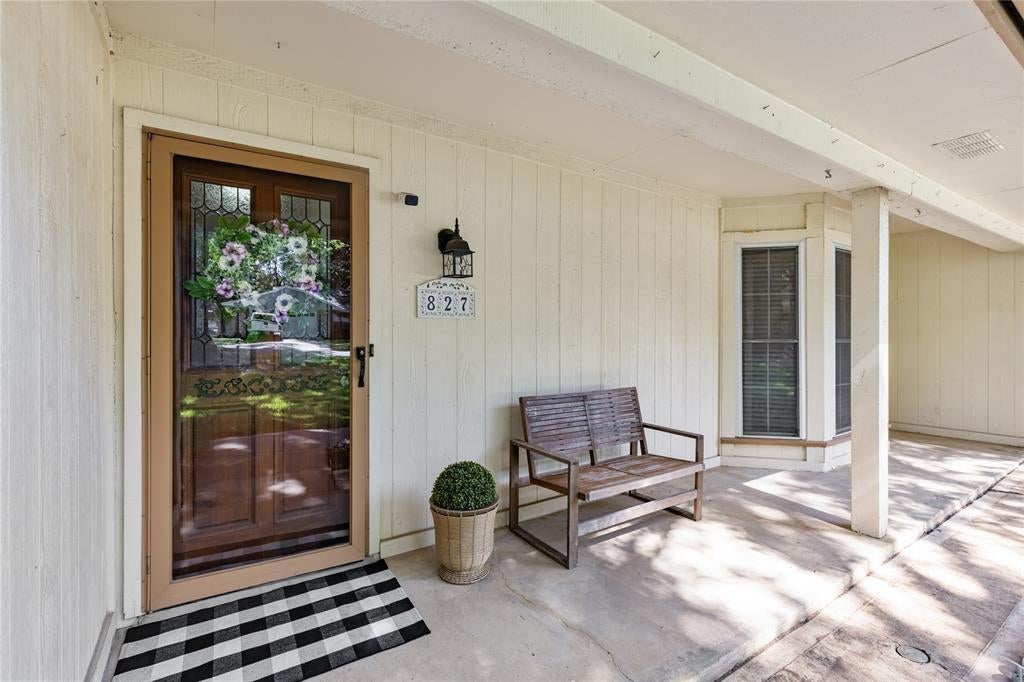 827 Yellowstone Drive