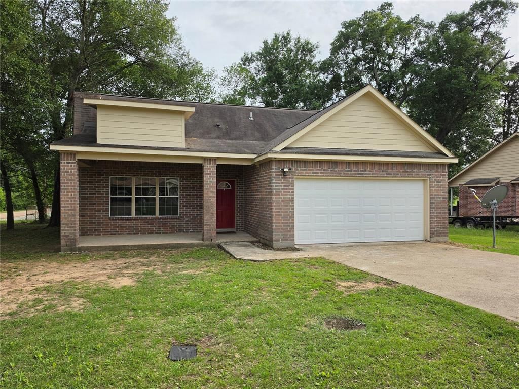 Photo of 307 Barnes Street, Fairfield, TX 75840 (MLS # 21269031)