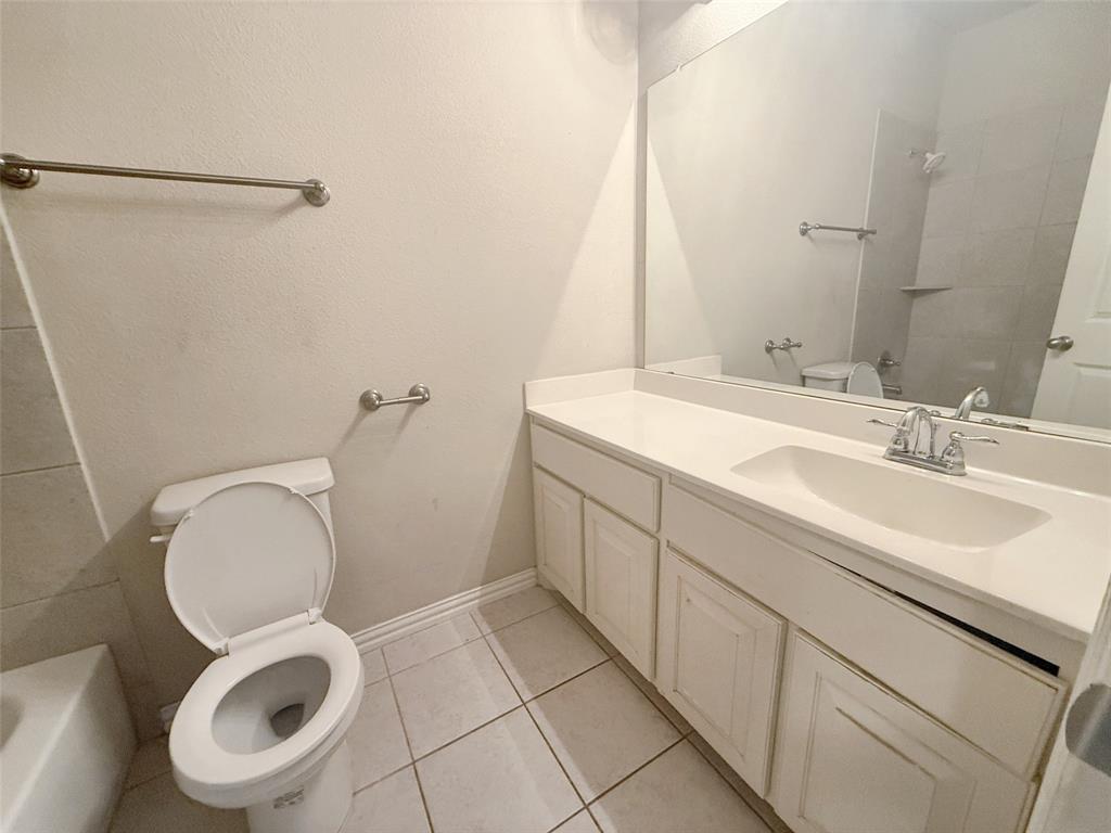 LAKE RIDGE TOWN HOMES - Residential Lease