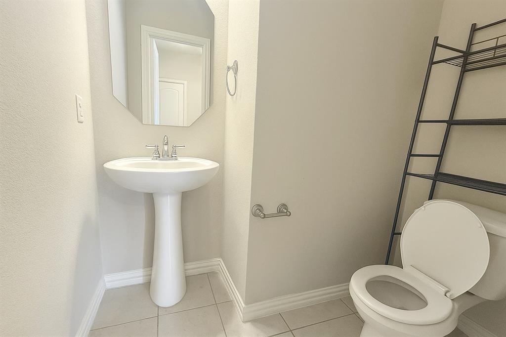 LAKE RIDGE TOWN HOMES - Residential Lease