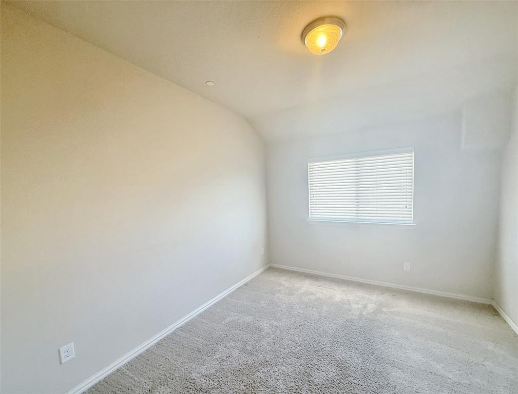 LAKE RIDGE TOWN HOMES - Residential Lease