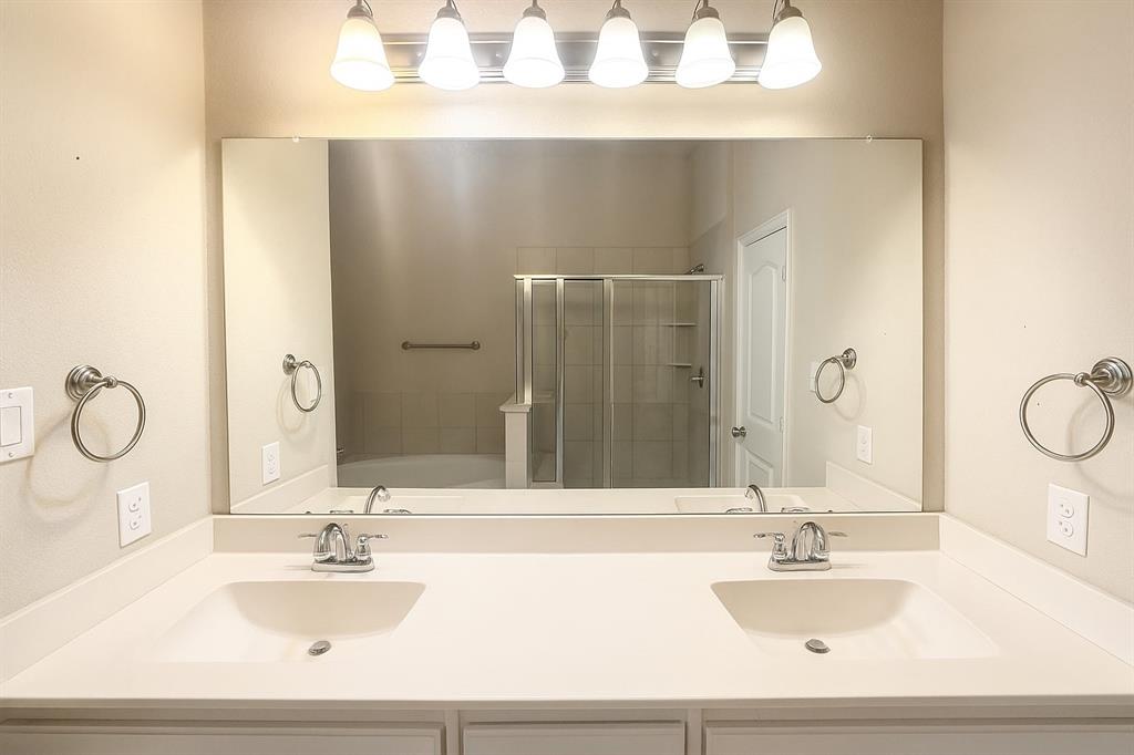 LAKE RIDGE TOWN HOMES - Residential Lease