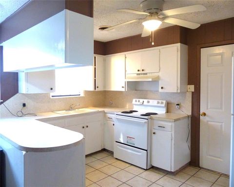 Tiny photo for 115 South St, Brady, TX 76825 (MLS # 21101329)