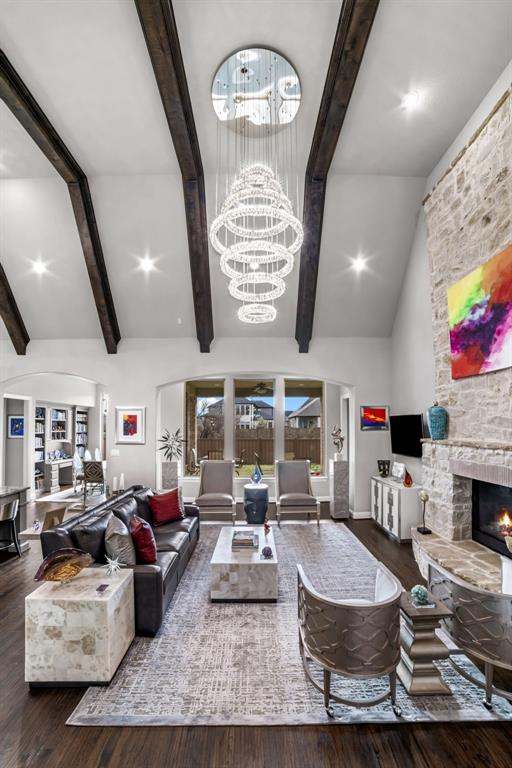 3925 Harrisburg Lane