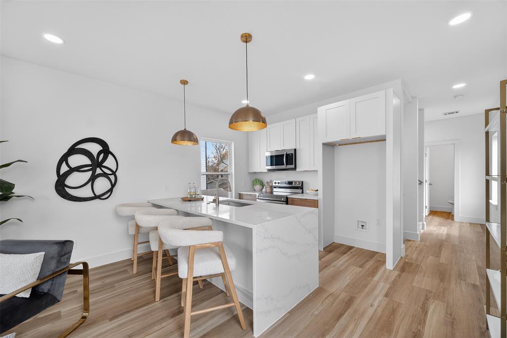 Lincoln Manor - Residential
