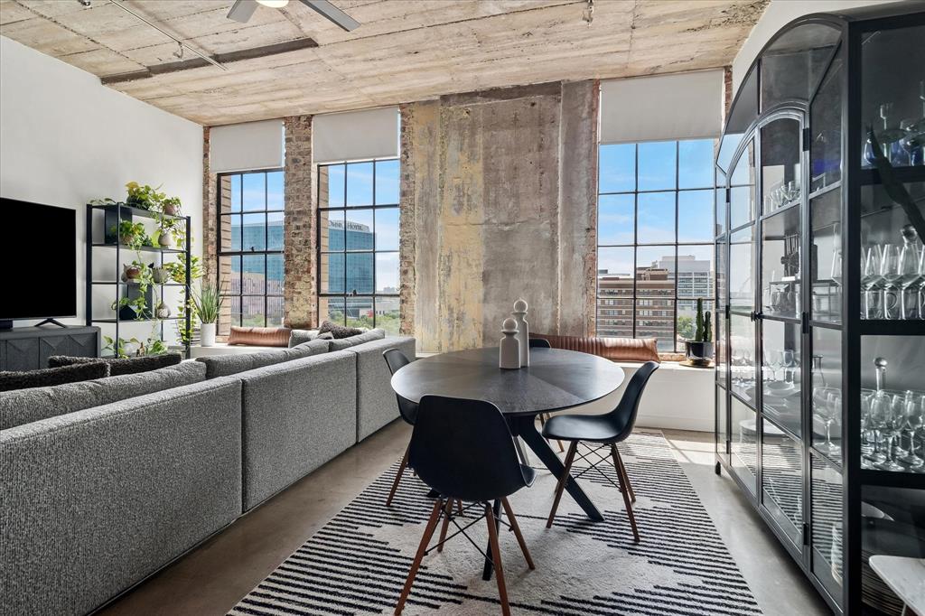 1122 Jackson Street 709