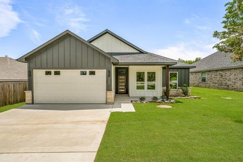 2603 Creek Drive Granbury TX 76048