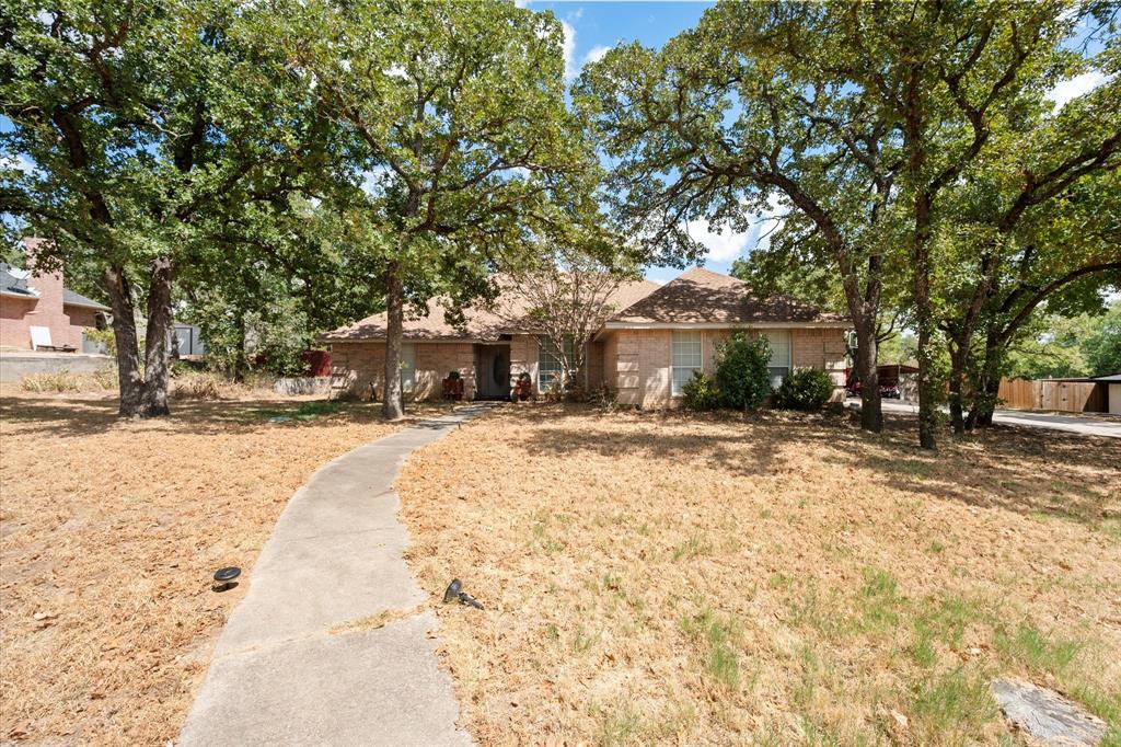 512 Shady Oaks Trail