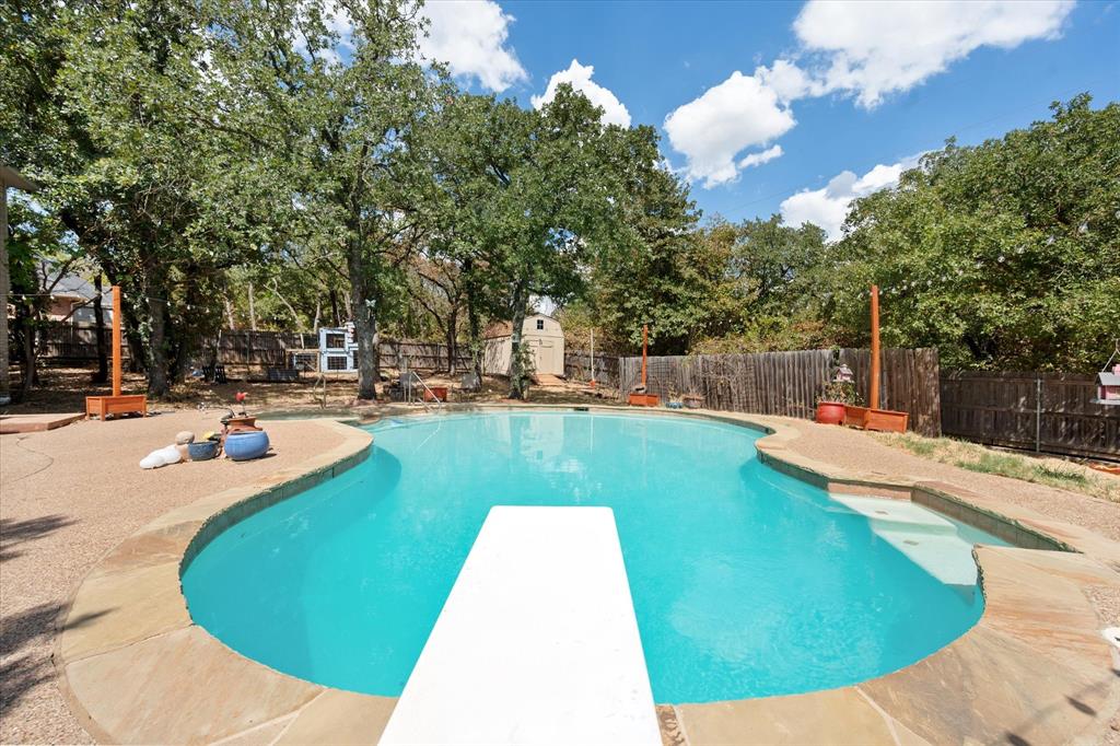 512 Shady Oaks Trail