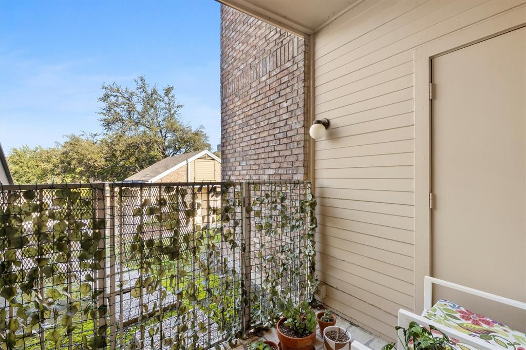 Lakeshore Condo - Residential