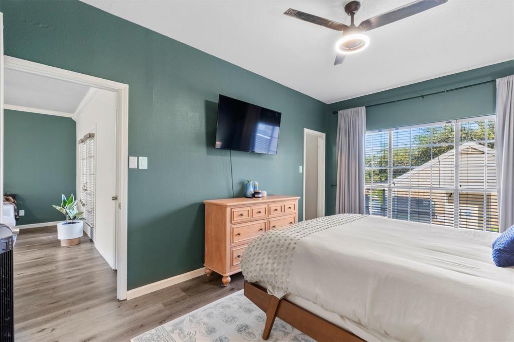 Lakeshore Condo - Residential