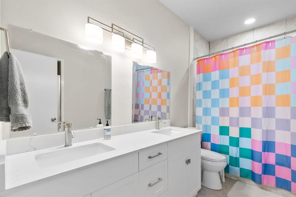 Lakeshore Condo - Residential