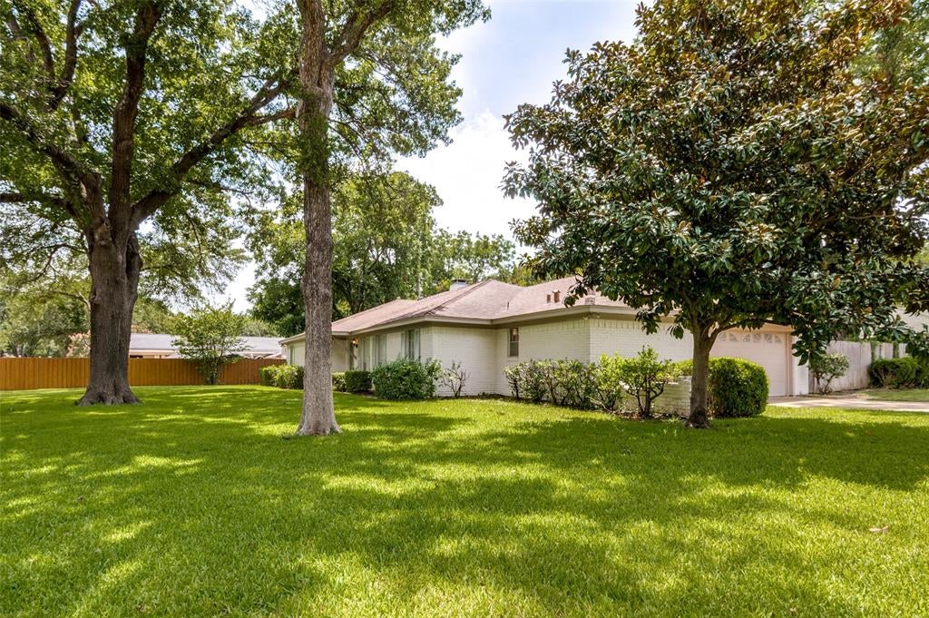 2221 Scarlet Lane