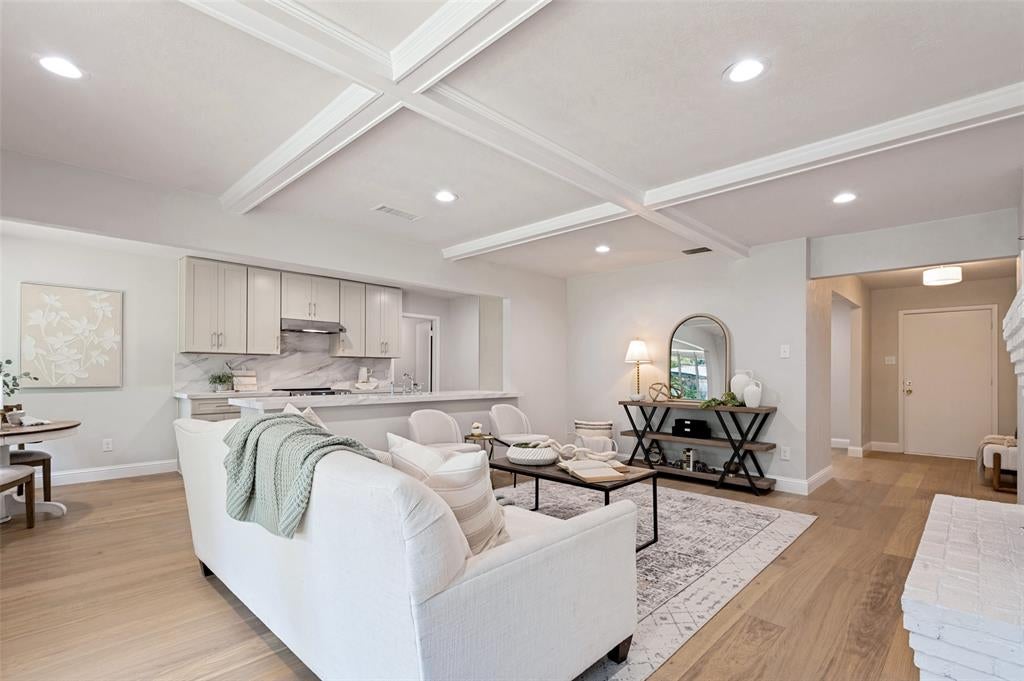 2221 Scarlet Lane