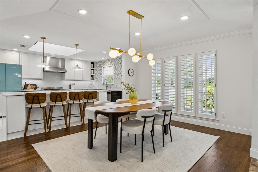 7148 Roundrock Road