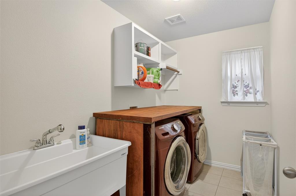 1410 Oxbow Drive