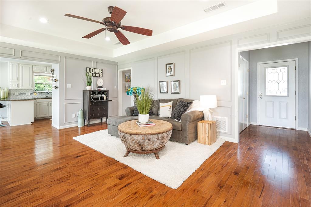 Photo 5 of 23 of 698 Wisteria Drive house