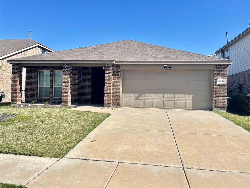 Beautiful 1 story in the heart of Paloma Creek! This open concept floor plan feels exceptionally large. Kitchen with breakfast bar open to living room. Nice -sized breakfast room. Split bedrooms. Large Master suite with separate shower, garden tub, dual sinks and walk-in closet. Bright, super clean with neutral colors, vinyl plank and ceramic tile throughout making it allergy friendly. Tons of space inside with oversized garage. Lots of room to play and entertain in the backyard. Community features Club House, Community Pool, Greenbelt, Jogging & Bike Path, Playground.  Tenant will have access to 4 pools and 2 gyms.