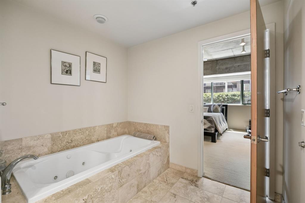 Mckinney Condo 1999 - Residential