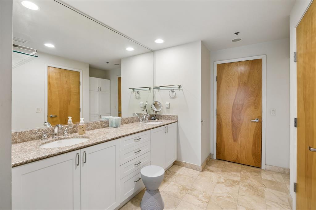 Mckinney Condo 1999 - Residential