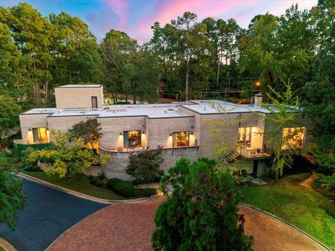 Photo of 45 Palisades Boulevard, Longview, TX 75605 (MLS # 21257961)
