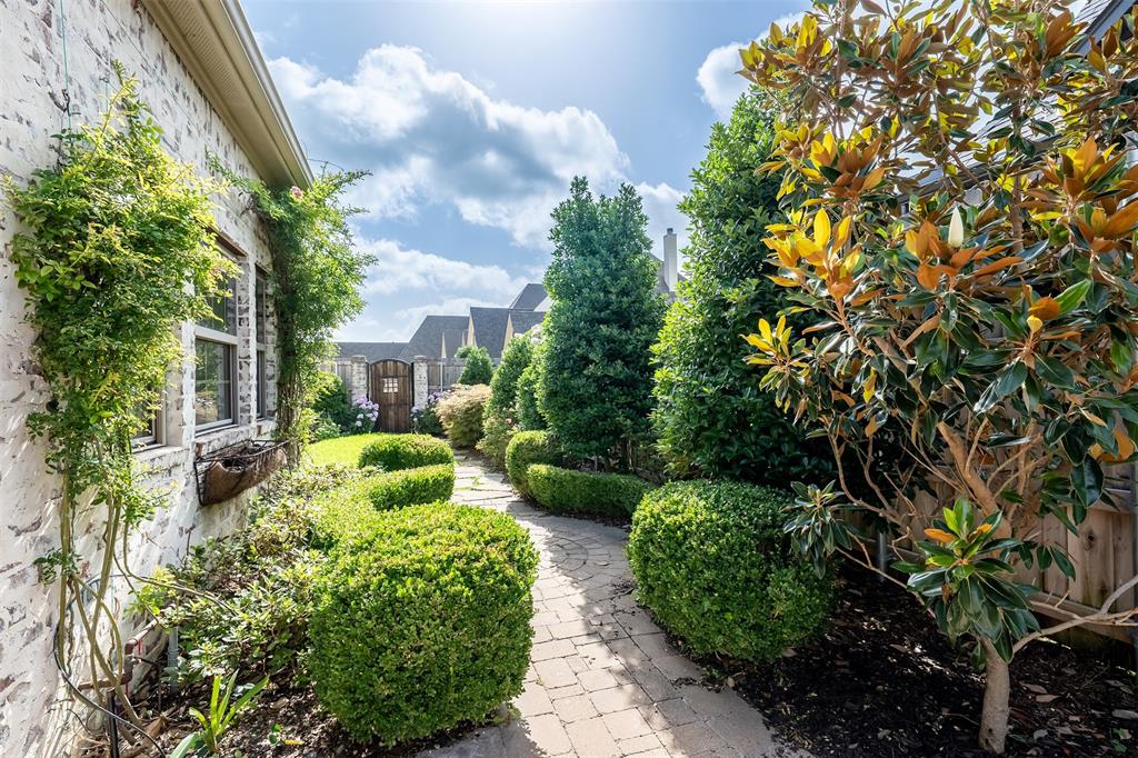 Bishops Gate @ Oak Hollow - Residential